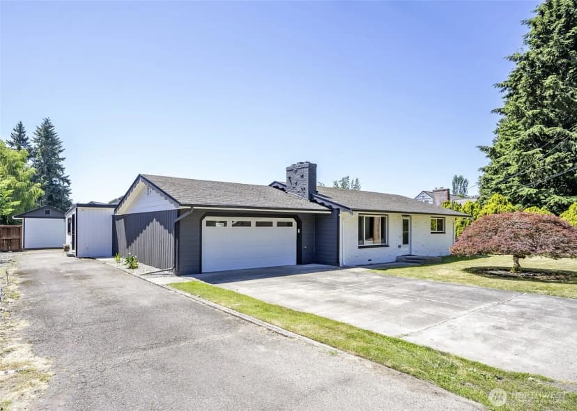 Property photo for 15512 Elm Street E, Sumner photo 2