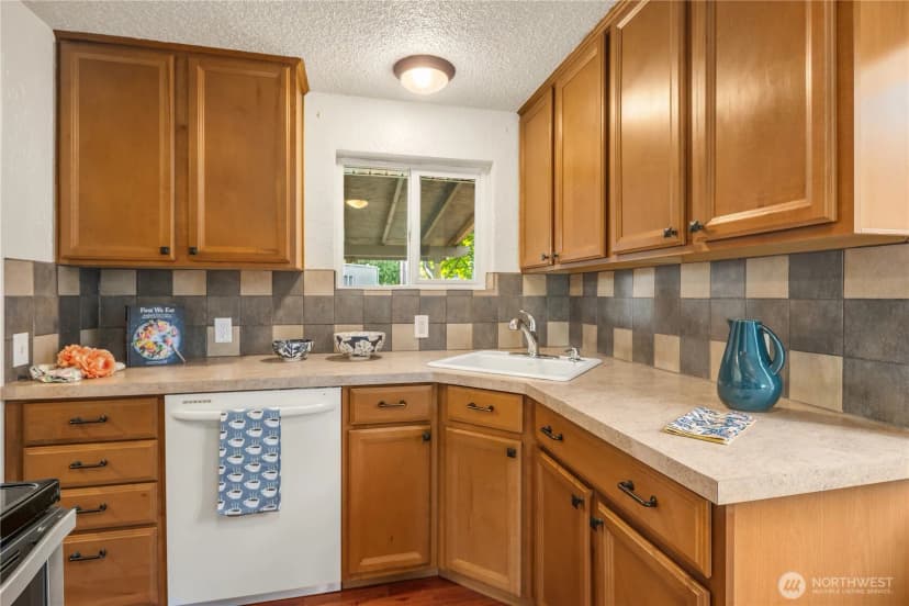 Property photo for 12853 Occidental Avenue S, Burien photo 10