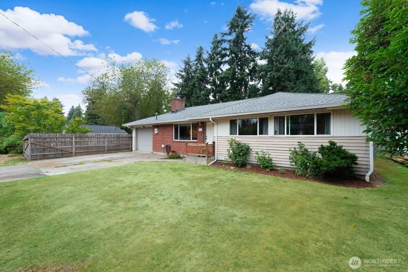 Property photo for 320 S 120th Street, Burien photo 2