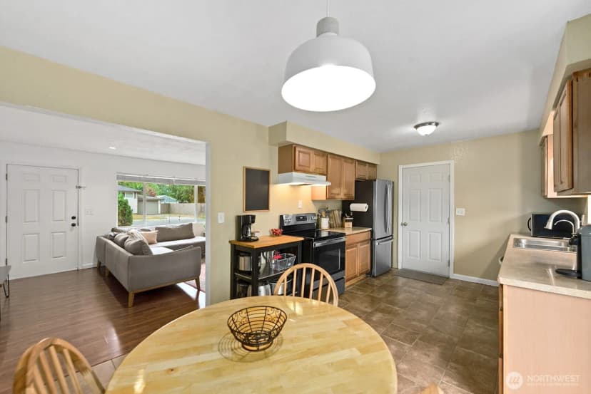 Property photo for 320 S 120th Street, Burien photo 8