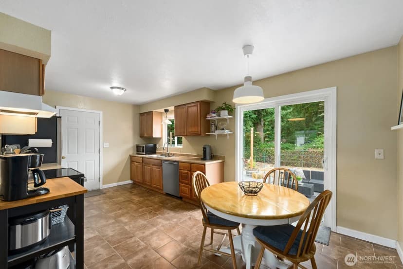 Property photo for 320 S 120th Street, Burien photo 7