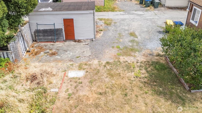 Property photo for 710 W North St, Bellingham photo 23
