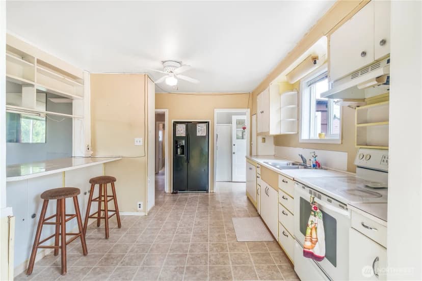 Property photo for 710 W North St, Bellingham photo 18