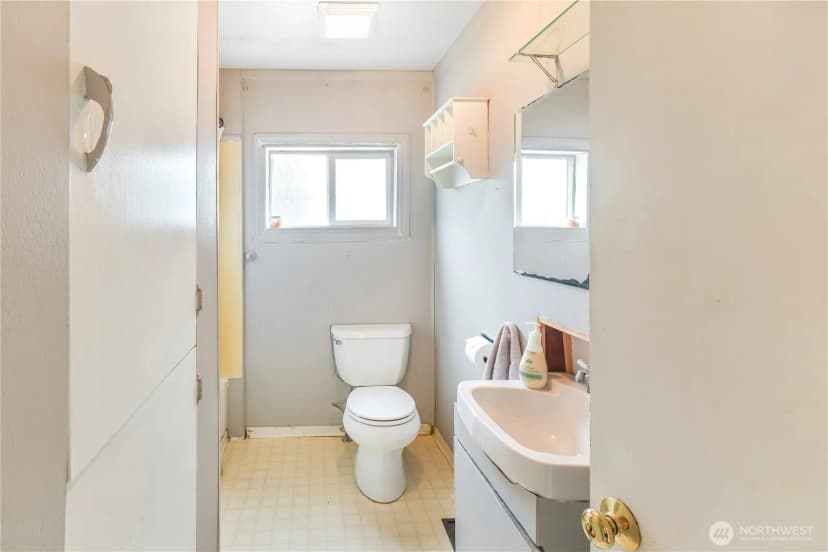 Property photo for 710 W North St, Bellingham photo 13