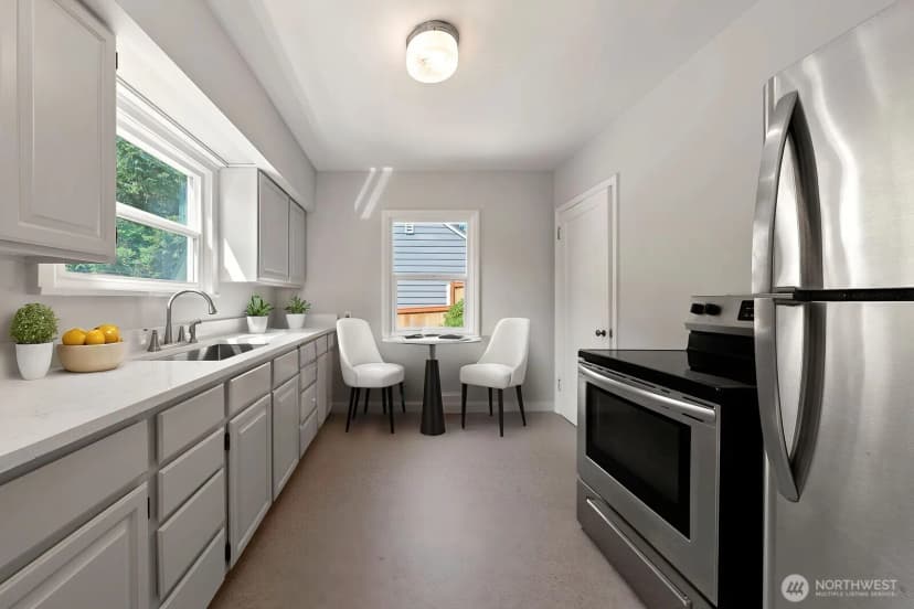 Property photo for 13726 23rd Avenue Ne, Seattle photo 6