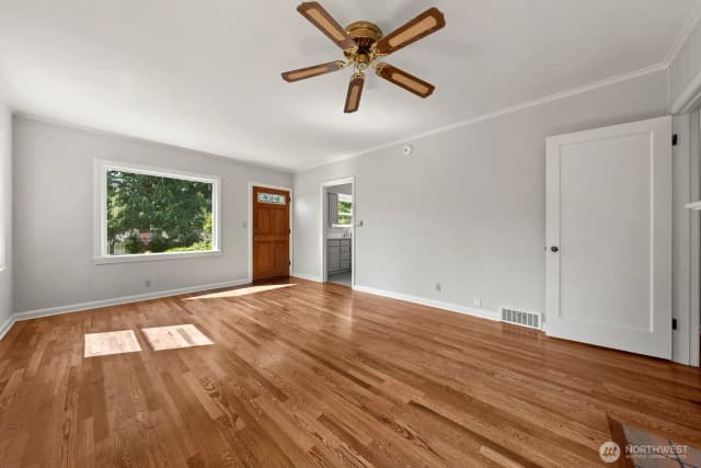 Property photo for 13726 23rd Avenue Ne, Seattle photo 5