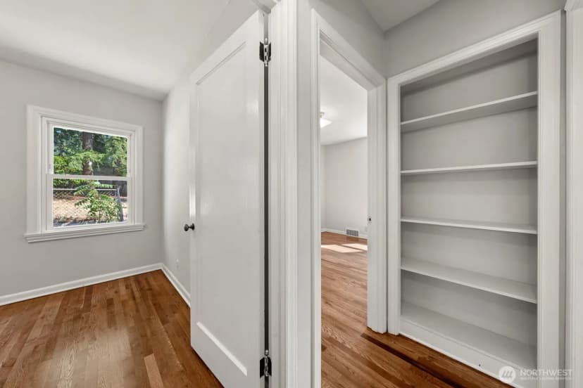 Property photo for 13726 23rd Avenue Ne, Seattle photo 15