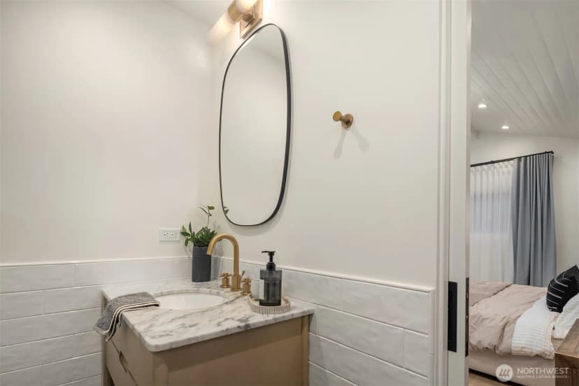 Property photo for 15925 70th Avenue Ne, Kenmore photo 19