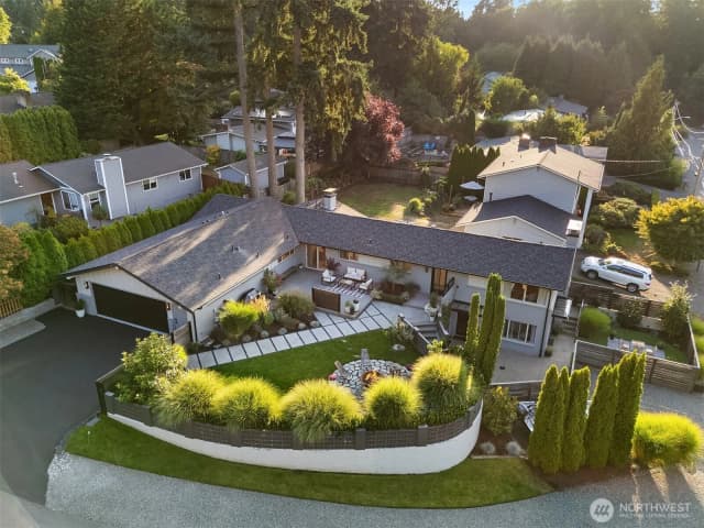 Property photo for 15925 70th Avenue Ne, Kenmore photo 2