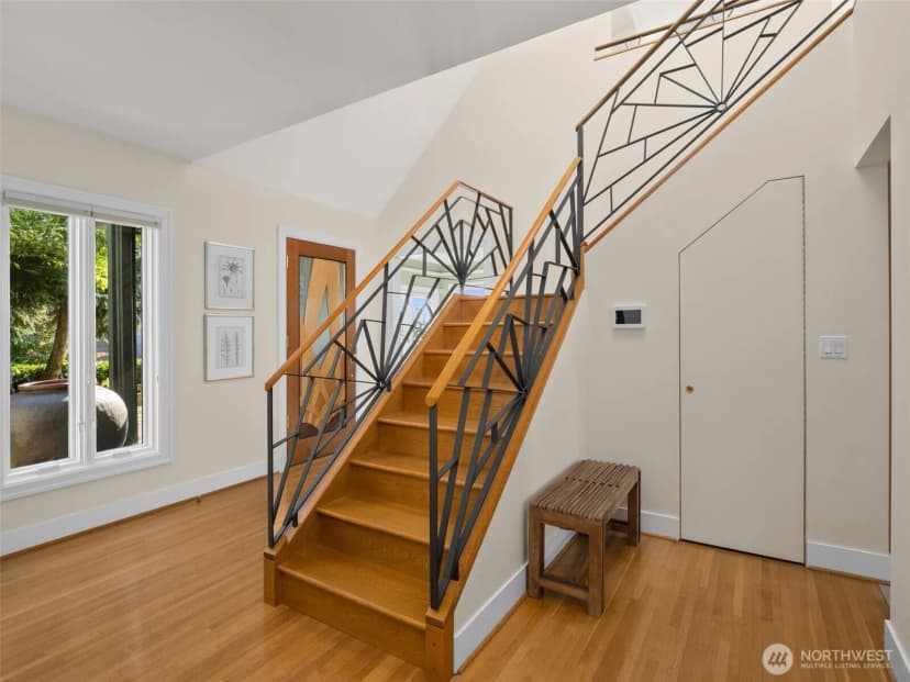 Property photo for 816 W Blaine Street, Seattle photo 5