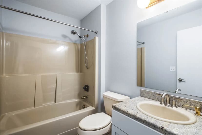 Property photo for 1800 Skyline Way #205, Anacortes photo 13