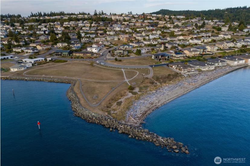 Property photo for 1800 Skyline Way #205, Anacortes photo 25