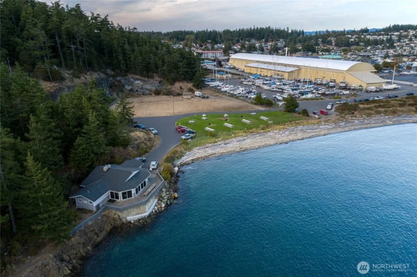 Property photo for 1800 Skyline Way #205, Anacortes photo 23