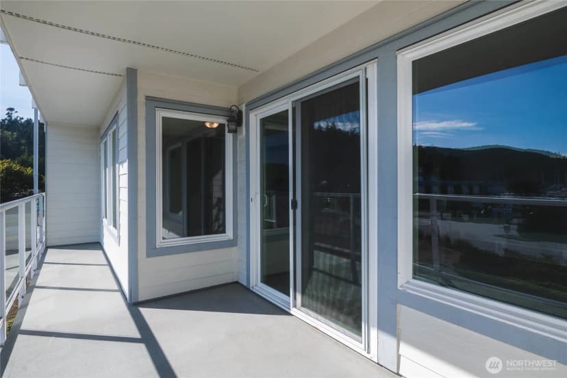 Property photo for 1800 Skyline Way #205, Anacortes photo 15