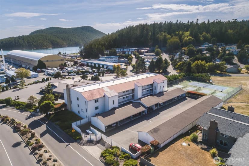 Property photo for 1800 Skyline Way #205, Anacortes photo 20