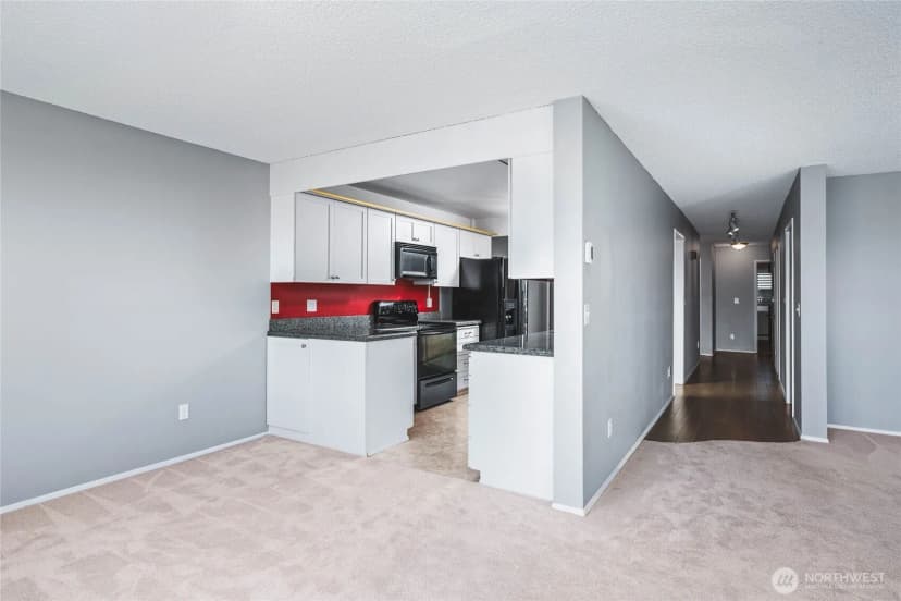 Property photo for 1800 Skyline Way #205, Anacortes photo 5