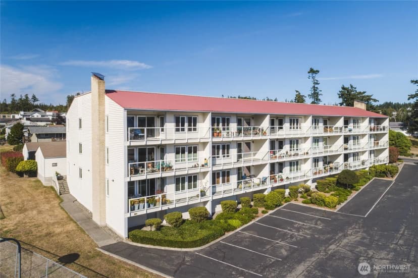 Property photo for 1800 Skyline Way #205, Anacortes photo 19