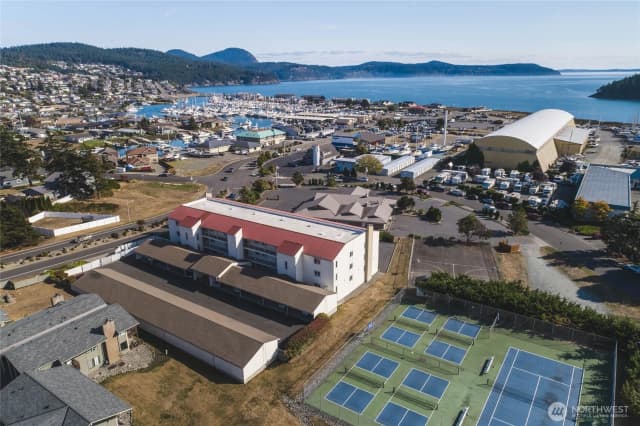 Property photo for 1800 Skyline Way #205, Anacortes