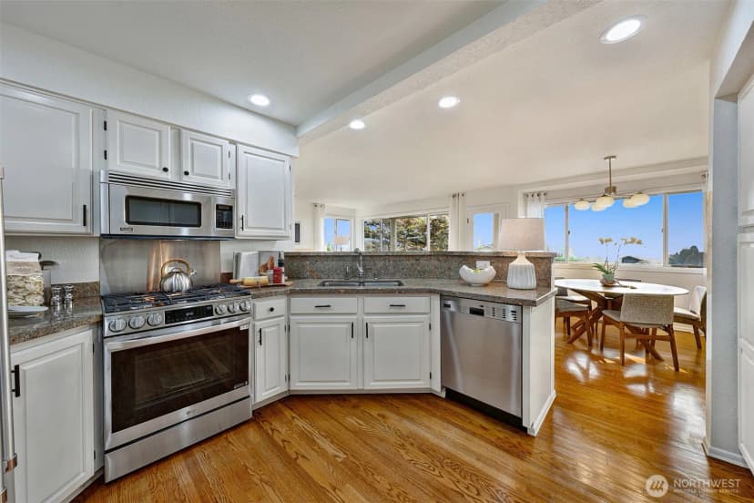 Property photo for 12520 9th Avenue Nw, Seattle photo 10