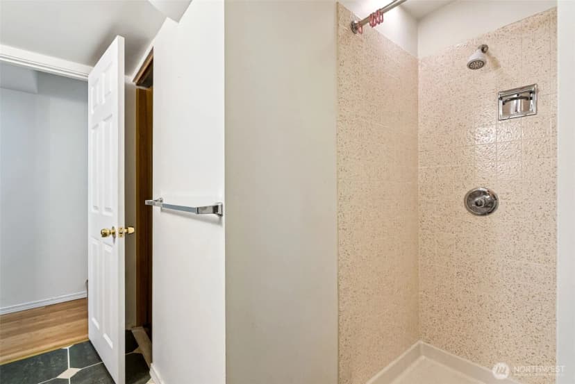 Property photo for 12055 25th Avenue Ne, Seattle photo 27
