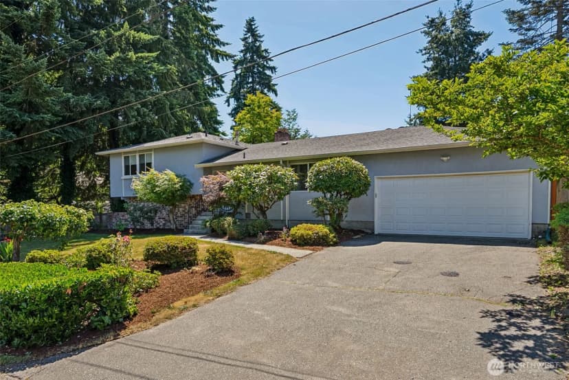 Property photo for 12055 25th Avenue Ne, Seattle photo 3