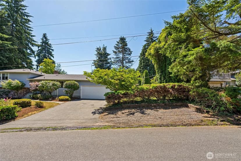 Property photo for 12055 25th Avenue Ne, Seattle photo 35