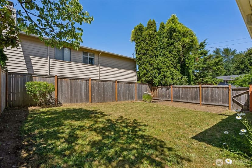 Property photo for 12055 25th Avenue Ne, Seattle photo 30