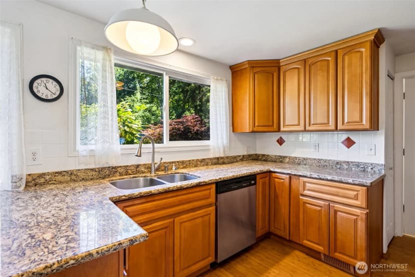 Property photo for 12055 25th Avenue Ne, Seattle photo 10