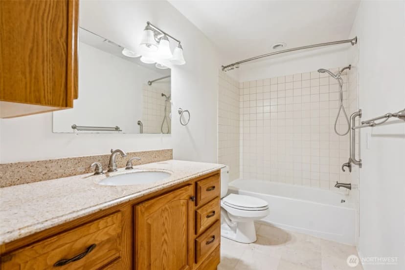 Property photo for 12055 25th Avenue Ne, Seattle photo 19