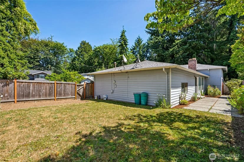 Property photo for 12055 25th Avenue Ne, Seattle photo 31