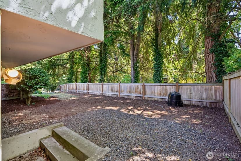 Property photo for 12055 25th Avenue Ne, Seattle photo 32