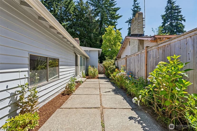 Property photo for 12055 25th Avenue Ne, Seattle photo 29