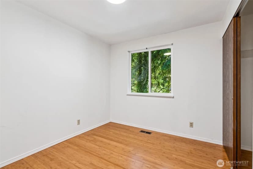 Property photo for 12055 25th Avenue Ne, Seattle photo 21