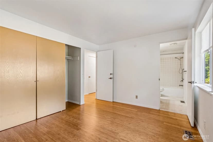Property photo for 12055 25th Avenue Ne, Seattle photo 18