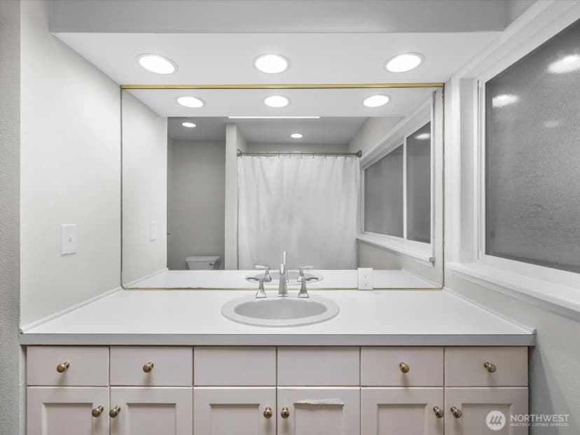 Property photo for 2203 Sw 120th Street, Burien photo 20