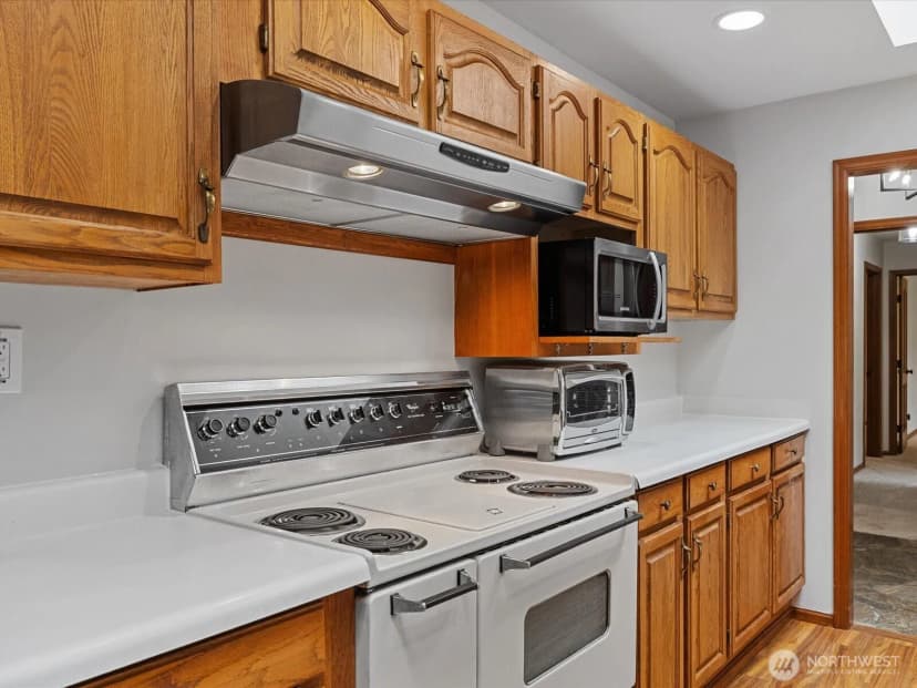 Property photo for 2203 Sw 120th Street, Burien photo 12