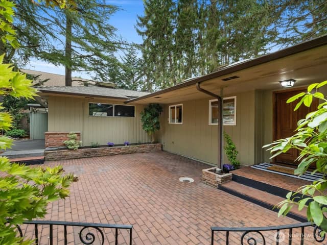 Property photo for 2203 Sw 120th Street, Burien photo 2