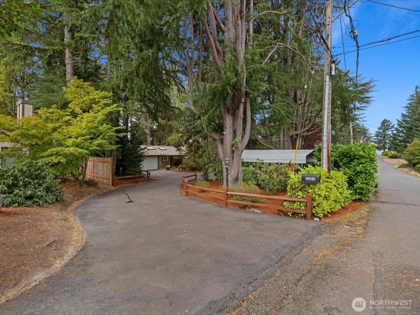 Property photo for 2203 Sw 120th Street, Burien photo 35