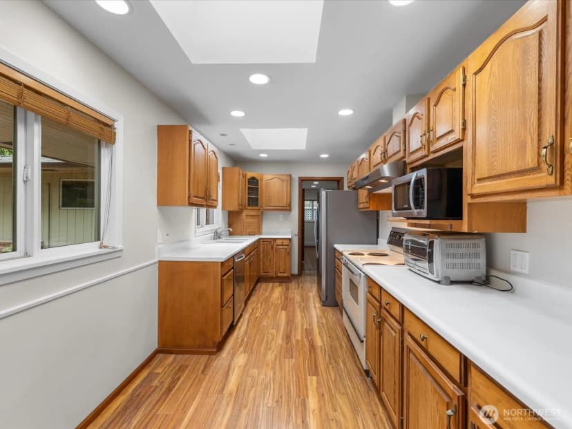 Property photo for 2203 Sw 120th Street, Burien photo 13