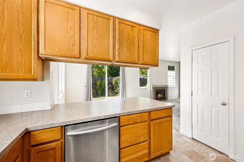 Property photo for 11314 3rd Avenue Ct E, Tacoma photo 15
