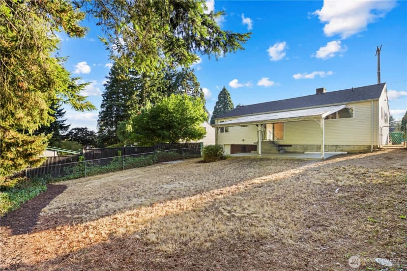 Property photo for 14857 Wallingford Avenue N, Shoreline photo 19