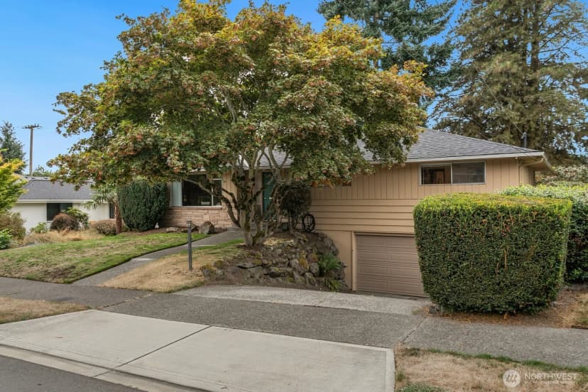 Property photo for 7015 26th Avenue Ne, Seattle photo 32