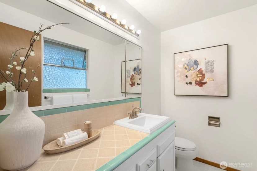 Property photo for 7015 26th Avenue Ne, Seattle photo 16