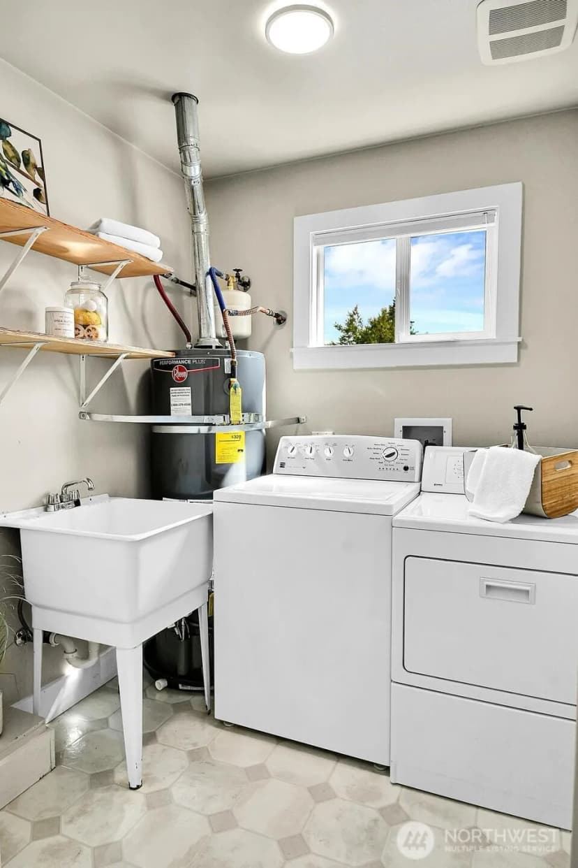 Property photo for 5544 Kenwood Place N, Seattle photo 19