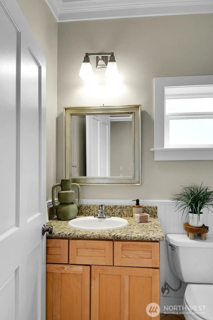 Property photo for 5544 Kenwood Place N, Seattle photo 12