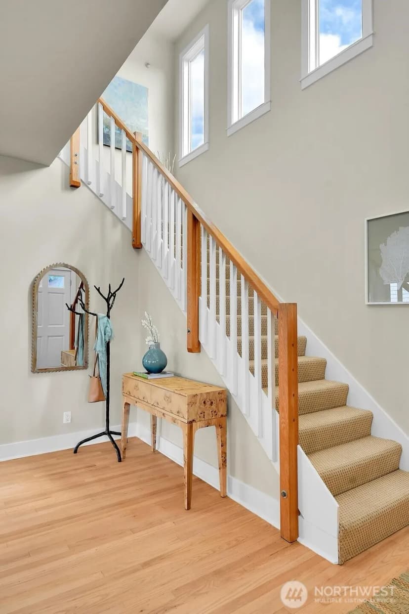 Property photo for 5544 Kenwood Place N, Seattle photo 6