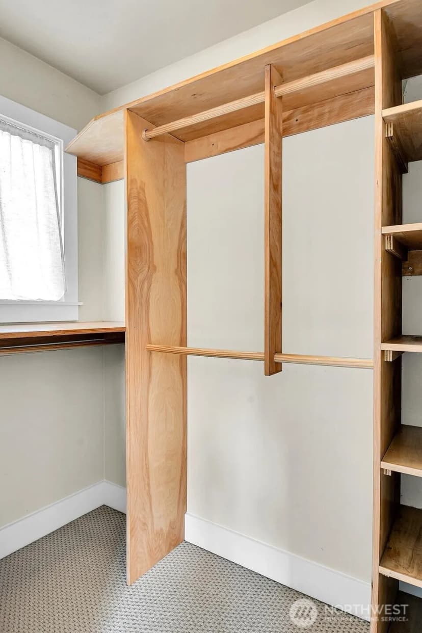 Property photo for 5544 Kenwood Place N, Seattle photo 15