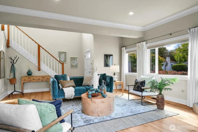 Property photo for 5544 Kenwood Place N, Seattle photo 5