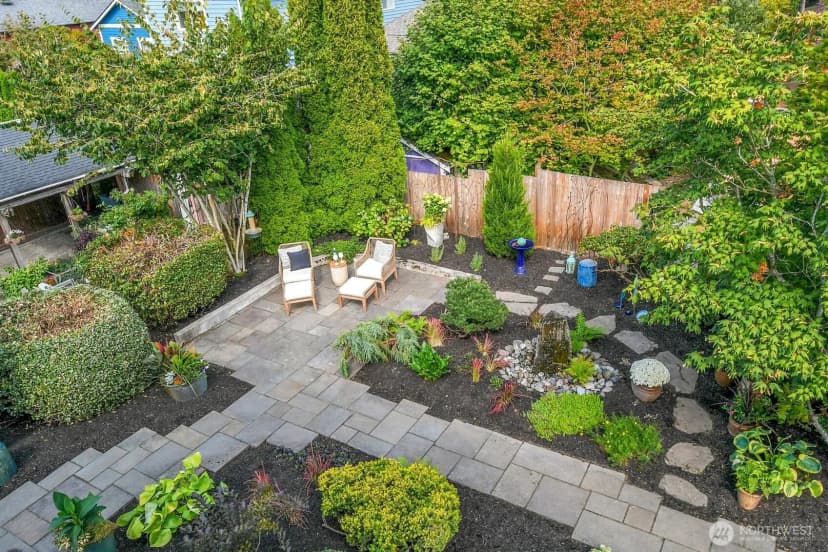 Property photo for 5544 Kenwood Place N, Seattle photo 24