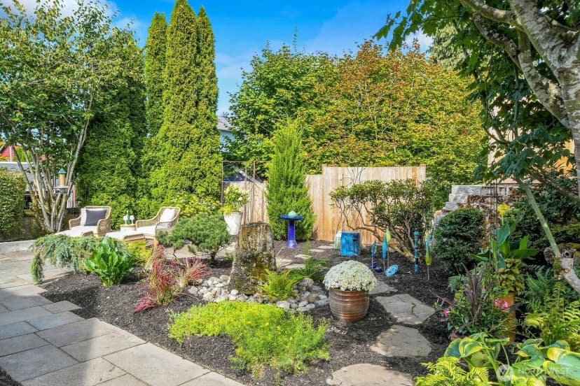 Property photo for 5544 Kenwood Place N, Seattle photo 27